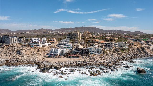 Vista a&eacute;rea panor&aacute;mica frente a Cabo Bello en los Cabos, Baja California Sur.