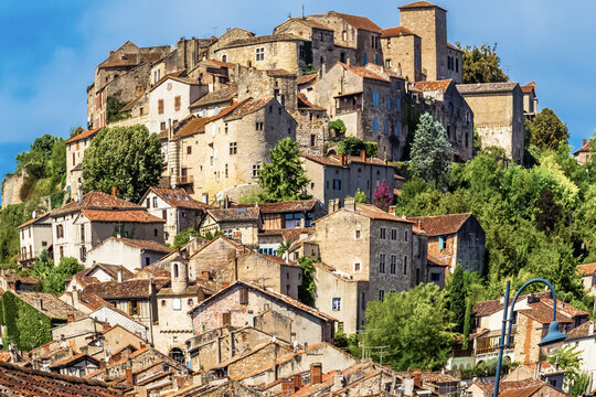 Village perch&eacute; de Cordes-sur-Ciel, Albi, France 