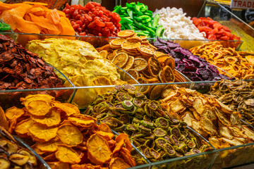 Fototapeta premium Colorful delights, various dried fruits at Turkish market, Grand Bazaar Istanbul, Turkey