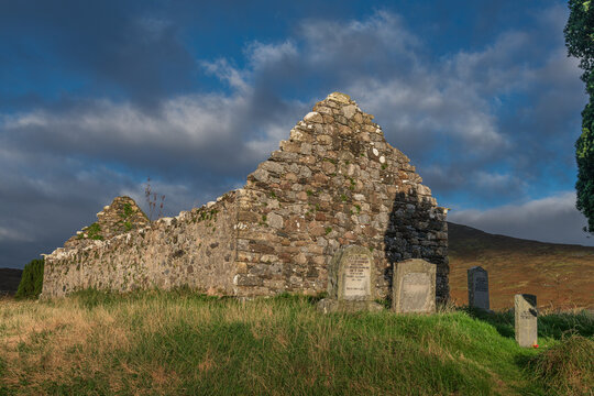 Cill Chriosd or Kilchrist, in German &ldquo;Christ Church&rdquo;, is the name of the dilapidated ruin on the road between Broadford and Elgol on the Straithard peninsula of the Isle of Skye, Scotland, UK