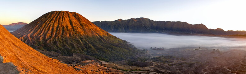 Sonnenaufgang am Vulkan Bromo