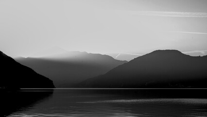 Veduta autunnale del Lago d'Iseo. Provincia di Bergamo, Lombardia, Italia.	