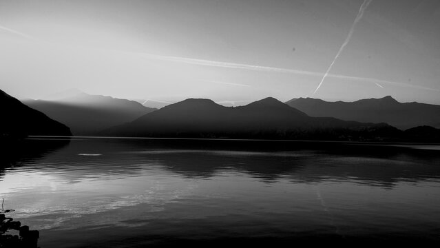 Veduta autunnale del Lago d'Iseo. Provincia di Bergamo, Lombardia, Italia.	