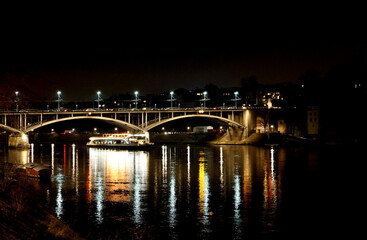 Die Wettsteinbr&uuml;cke in Basel bei Nacht