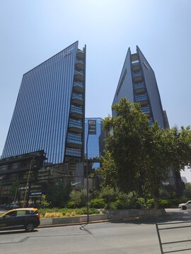 MUT MERCADO URBANO TOBALABA EN SANTIAGO DE CHILE