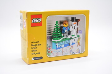 Naklejka premium Lego iconic holiday magnet set in Manila, Philippines