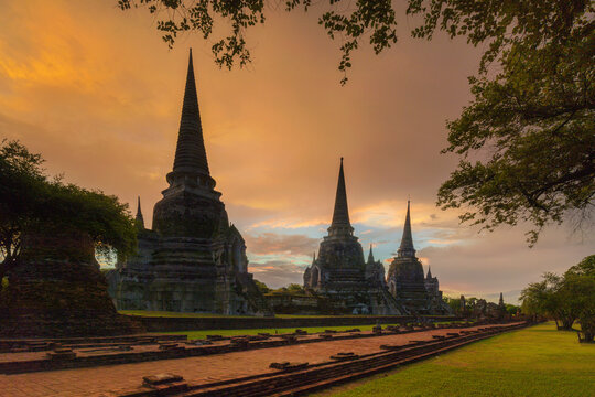 Wat Phra Si Sanphet temple on the site of the old Royal Palace, Ayutthaya Historical Park, Ayutthaya, Thailand