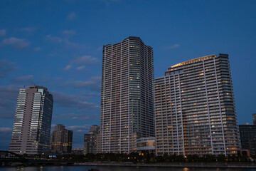 Fototapeta premium 2020年の夕暮れの豊洲タワーマンション