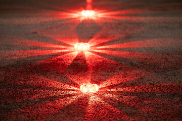 Światła alarmowe na miejscu wypadku drogowego. © FotoDax