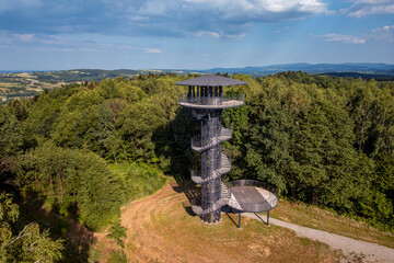 Wieża widokowa na Wiatrówkach w Moszczenicy