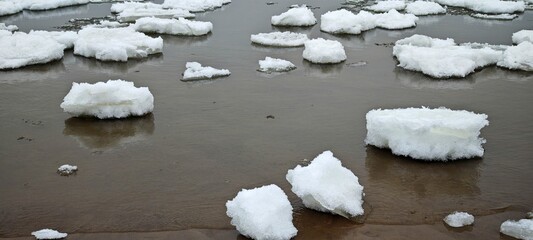 Eisschollen auf der Elbe