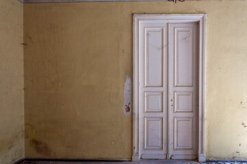 Abandoned Historic Palace in Poland &ndash; Decay of European Aristocracy