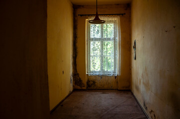 Obraz premium Abandoned Historic Palace in Poland – Decay of European Aristocracy