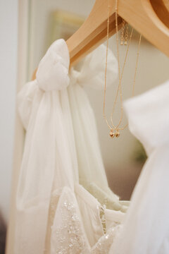 A Coulon on the wedding dress 