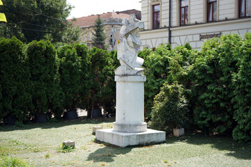 Obraz premium statue in the park