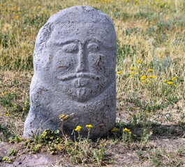 Balbal (Steinskulptur) auf dem Gel&auml;nde der antiken Stadt Balasgun