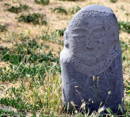 Balbal (Steinskulptur) auf dem Gel&auml;nde der antiken Stadt Balasgun