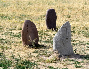 Balbals (Steinskulpturen) auf dem Gel&auml;nde der antiken Stadt Balasgun