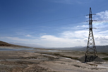 Strommast in der Hochebene des Tian Shan