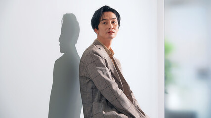 男性ファッションモデルの撮影シーン