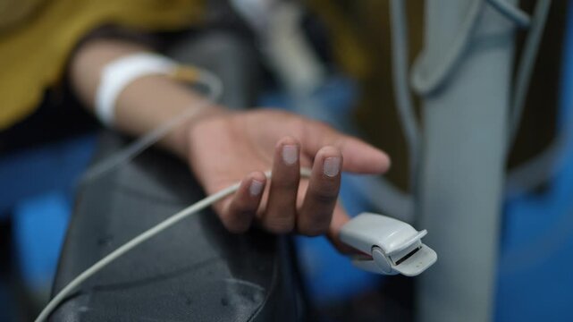 Monitoring arterial oxygen saturation (SpO2) levels in a Pakistani clinical setting