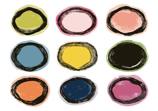 Kolekcja dziewięciu abstrakcyjnych, kolorowych kształt&oacute;w z przezroczystym tłem, idealna do projektowania graficznego.