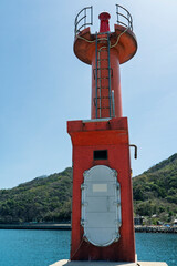 離島にあった赤い灯台