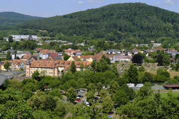 Fototapeta premium Blick auf die Altstadt von Gemünden am Main, Landkreis Main-Spessart, Unterfranken, Franken, Bayern, Deutschland