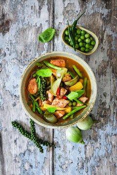 Dschungel Curry mit Schweinefilet (Gaeng Bpa Moo)