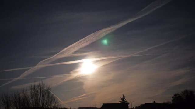 Chemtrails &uuml;ber dem &ouml;stlichen Ruhrgebiet, NRW