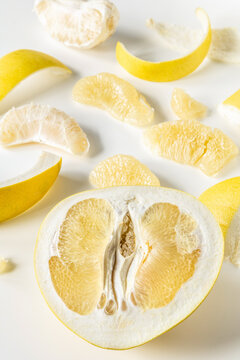 Fresh chinese grapefruit with slices arranged artfully