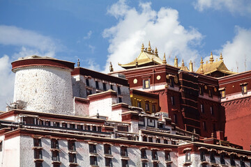 Potala Palace, Red and White Palace, in Lhasa,Tibet, Cina. It was formerly the winter palace of Dalai Lamas