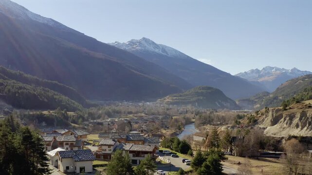 Drone Valll&eacute;e de montagne