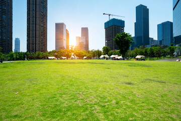 Obraz premium Parks and office buildings in the financial district