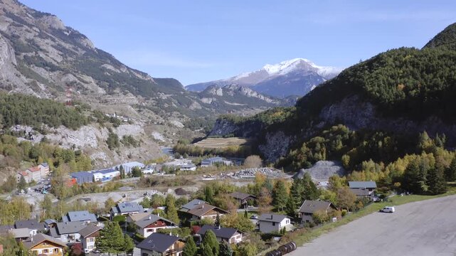 Drone ville de montagne Modane