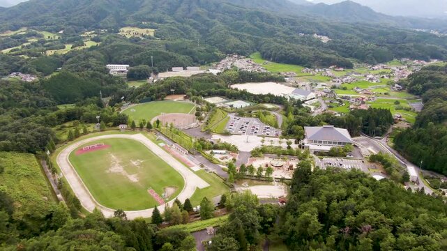 【4Kドローン映像】空から望むスポーツ公園 ― 緑と施設が調和する都市のアクティブ空間
