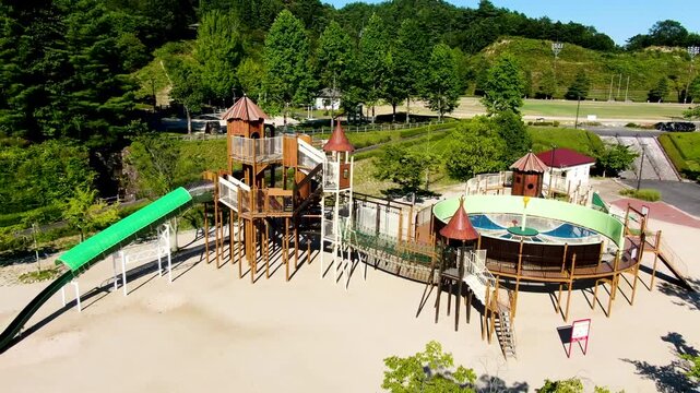 【4Kドローン映像】空から望むスポーツ公園 ― 緑と施設が調和する都市のアクティブ空間