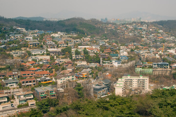 Obraz premium view of Seongbuk-dong in Seoul, South Korea and Waren Park