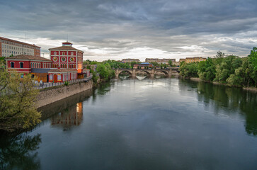 Fototapeta premium Ebro River at dusk in Logrono, La Rioja, Spain