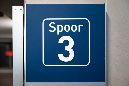 Platform sign track 3 at station