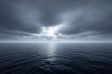 Obraz premium Dark clouds loom over calm ocean waters