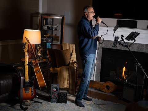 Man singing on a microphone 