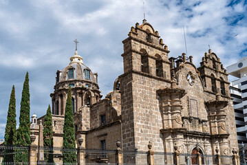 Fototapeta premium santuario, house of god, arquitectura, catedral, religiones, edificio, torre, ciudad, viejo, viajando, hito, europa, aspa, italia, ortodoxa, gemas, cielo, católica, antiguas, turismo, san, poblado, hi