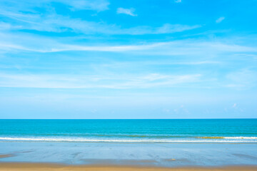 Fototapeta premium Nature clear sky and summer sea water for summer vacation concept.with sunlight of beautiful clouds blue sky with white altocumulus clouds.with 