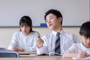 Obraz premium 授業に集中できない学生