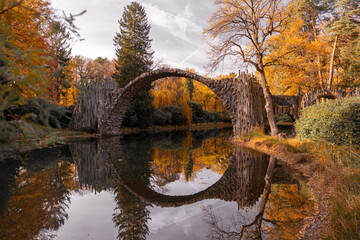 Rakotzbr&uuml;cke Teufelsbr&uuml;cke im Herbst