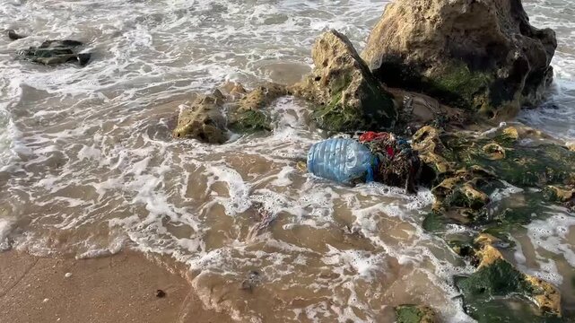 Plages du Senegal pollu&eacute;es &agrave; Mbour