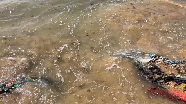 Plages du Senegal pollu&eacute;es &agrave; Mbour