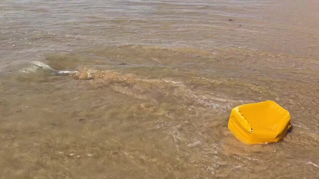 Plages du Senegal pollu&eacute;es &agrave; Mbour