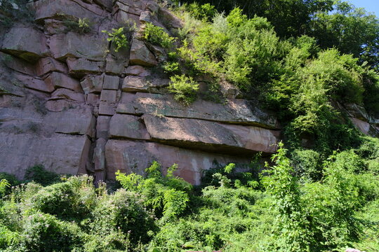 Sandsteinbr&uuml;che und Streuobstwiesen im Naturpark Spessart zwischen Collenberg und Freudenberg, Landkreis Miltenberg, Unterfranken, Franken, Bayern, Deutschland